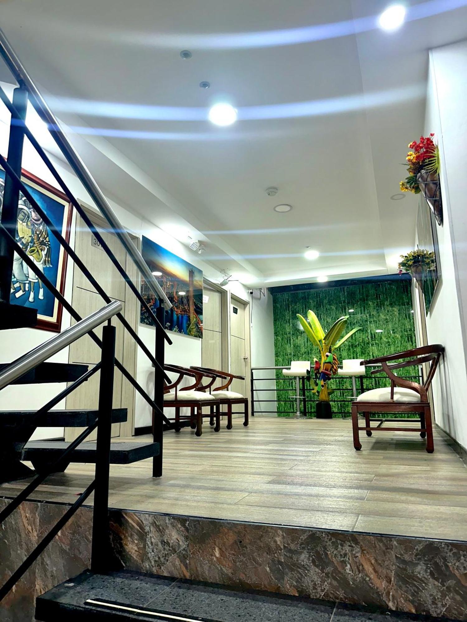 Hotel Los Maderos Cali Esterno foto